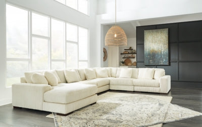 Lindyn Sectional with Chaise